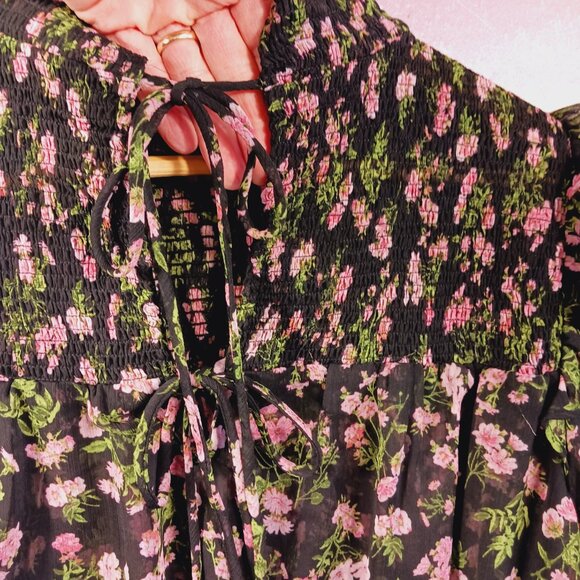 Olivaceous Medium Top, Floral, Ruffled, Smocked, Cottage Core, Boho, Blk/Grn/Pnk - Picture 9 of 15